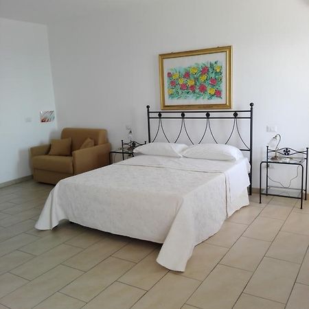 La Nave Sul Mare Di Taormina Bed & Breakfast Letojanni Eksteriør bilde